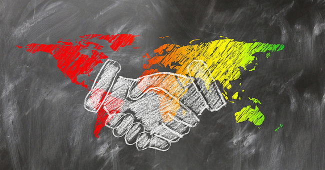 shaking-hands-handshake-teamwork-staff-preview interpretariato di trattativa